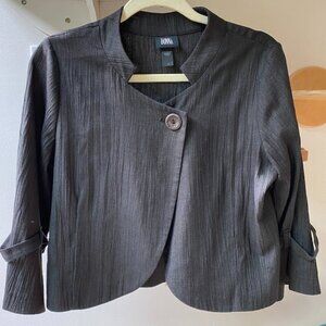 Donna Cropped Black Formal Jacket, One botton Closure, Curve Drape 3/4 Sleeves‌